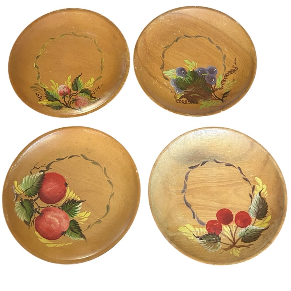 vintage cottage 4 wooden tole ware platea featuring a hand-painted fruit design